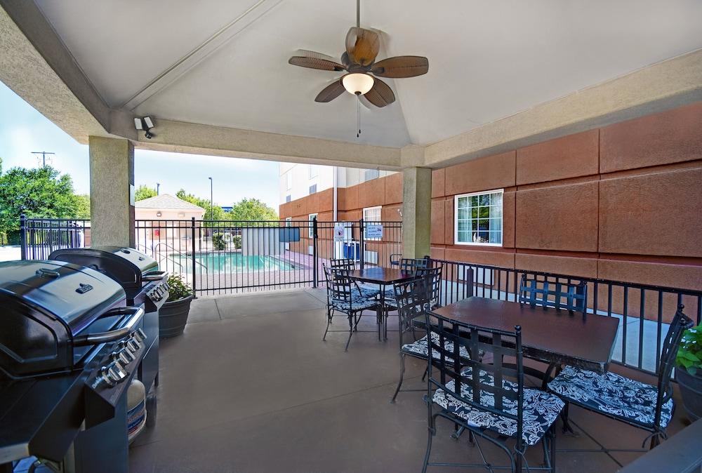 Candlewood Suites Columbia-Fort Jackson By Ihg Exterior foto